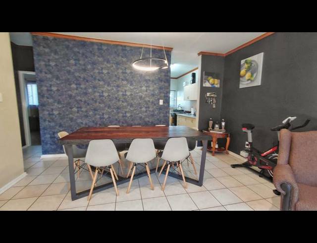 2 BEDROOM TOWNHOUSE FOR SALE IN LANGENHOVENPARK
